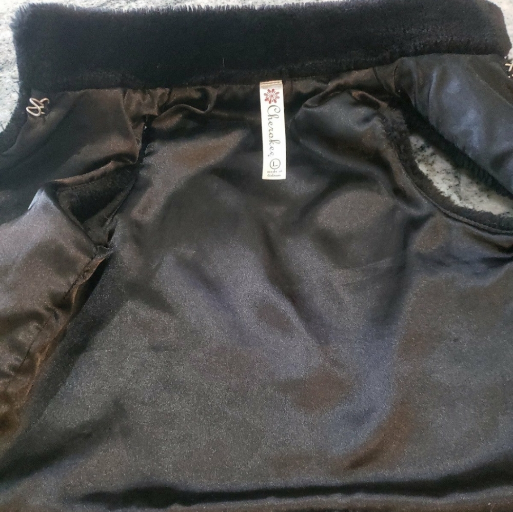 Vest - Picture 3 of 3